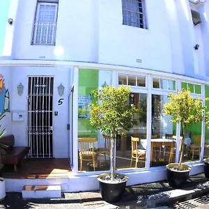 House On The Hill Hostal